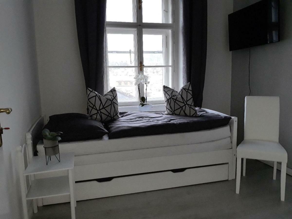 Seeblick Apartment/Zimmer Гмунден Экстерьер фото
